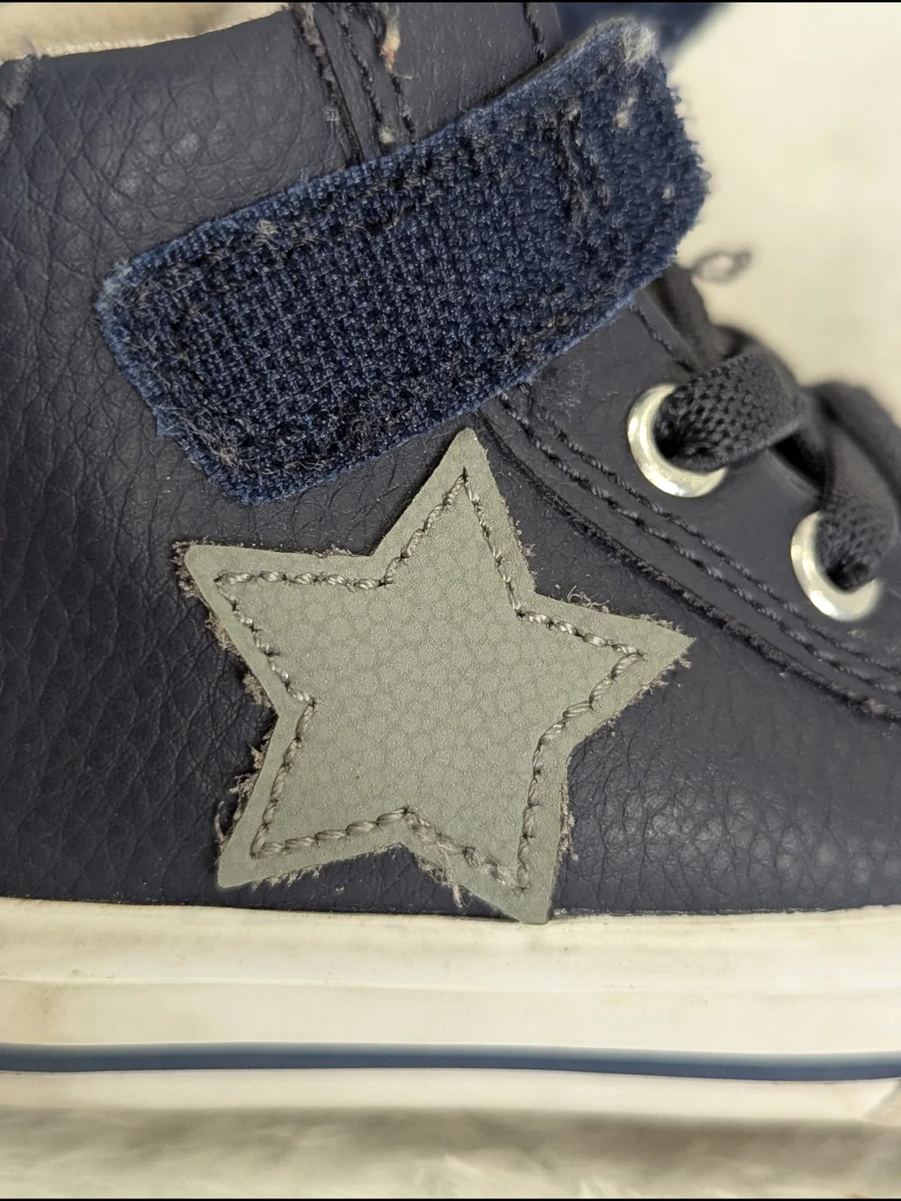 FootMates Navy High-Top Sneakers with Gray Star